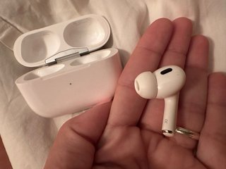 Apple AirPods Pro (2.ª gen.) (derecho y estuche)