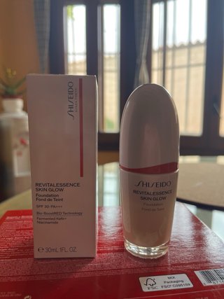 Chanel N°5 Hair Mist y Shiseido Skin Glow tono 320