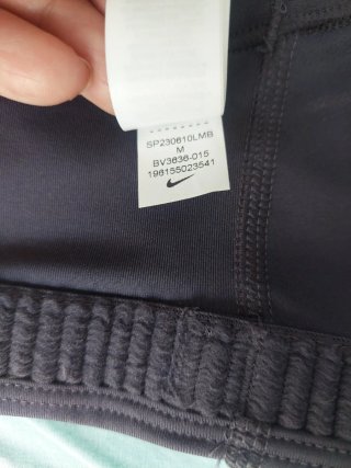 Top sportivo Nike nuovo