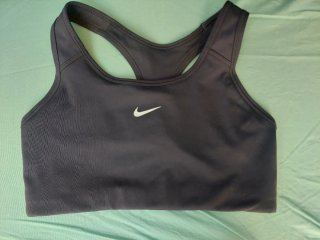 Top sportivo Nike nuovo
