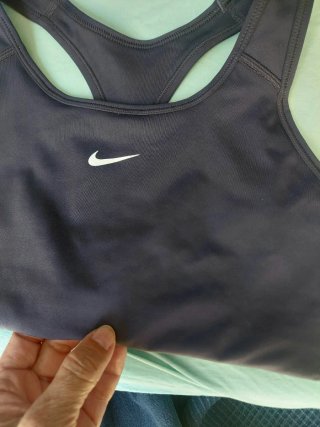 Top sportivo Nike nuovo