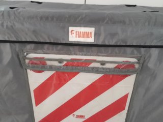 Cofre Fiamma Cargo Back + Kit