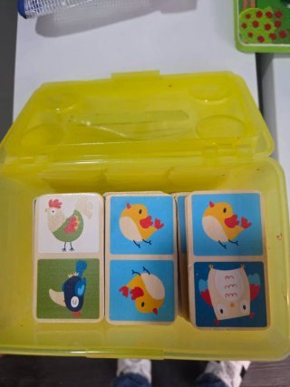 Dominó de madera con animales