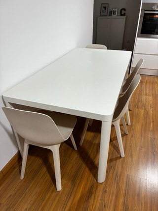 Mesa y 4 Sillas Comedor 180x90