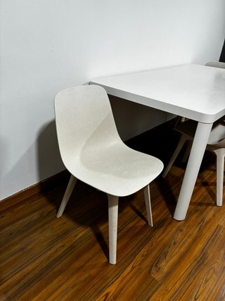 Mesa y 4 Sillas Comedor 180x90