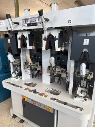 Máquina Multiform4 para moldear talones
