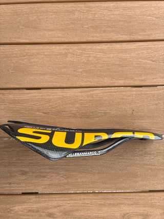 Sillín Carbono Superlogic Amarillo