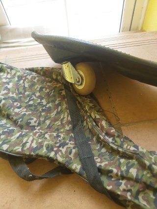 Monopatín skate 2 ruedas + funda camuflaje