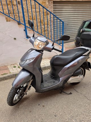 Peugeot Belville 125 gris, como nueva