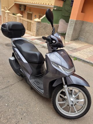 Peugeot Belville 125 gris, como nueva