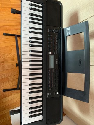 Piano Yamaha PSR-E383 + Base