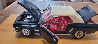 Maqueta coche Ford Mustang 1966 escala 1:18