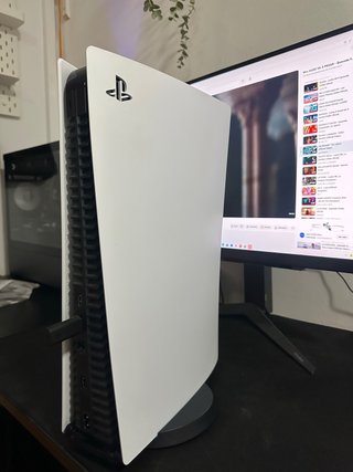 Consola PS5 + Mando y Soporte