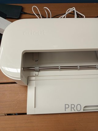 Cricut Explore® 5 Essential Bundle + Contenido digital