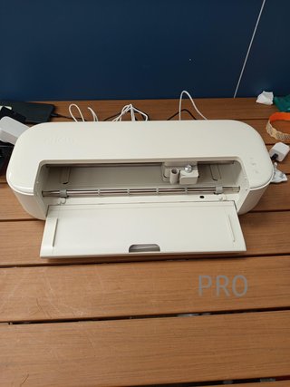 Cricut Explore® 5 Essential Bundle + Contenido digital