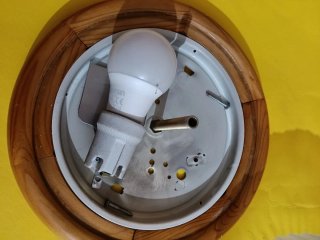 Plafoniera in vetro e legno
