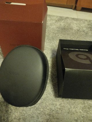 Beats Studio Pro Kim Kardashian Edição Limitada