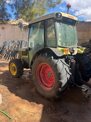 Tractor Claas Nectis 247F