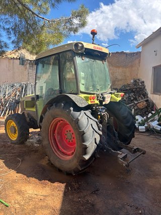 Tractor Claas Nectis 247F