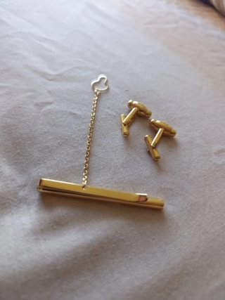 Juego gemelos y alfiler corbata dorado