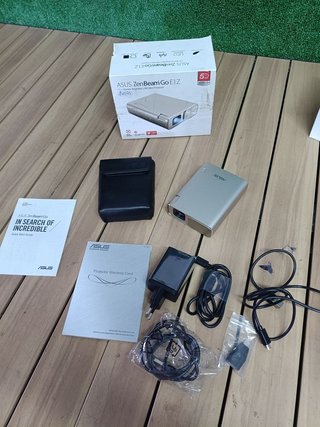 Asus ZenBeam Go E1Z - Proyector USB de bolsillo
