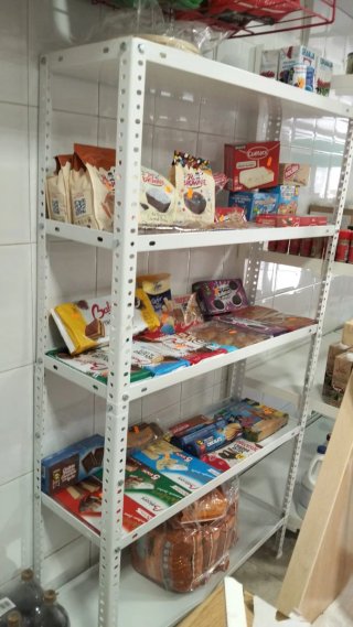 Estantería metálica blanca casi nueva