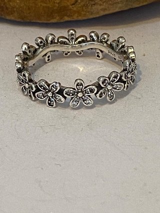 Anillo Pandora Flores Talla 56