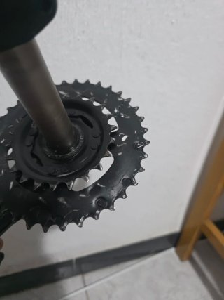 Bielas Shimano Biplato con Eje Pedalier y pedales