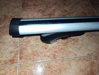 Portaequipajes de aluminio con sistema de bloqueo