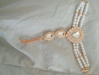 Pulsera perlas imitación y piedras dorada