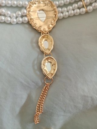 Pulsera perlas imitación y piedras dorada