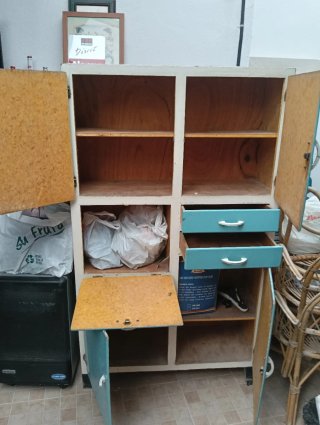 Mueble de cocina antiguo