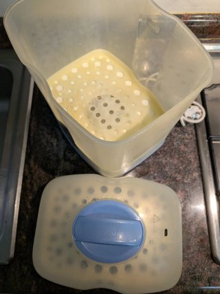 Esterilizador de biberones Compact Eco marca Chico