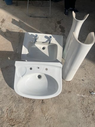 Lavabo de cerámica blanco