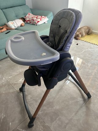 Trona de bebé gris
