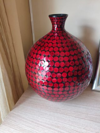Jarrón Decorativo Rojo y Negro