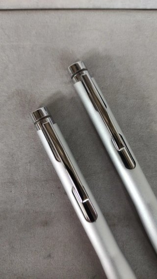 Set Bolígrafo y portaminas en  Estuche Metálico
