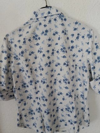Camisa flores manga 3/4 de Logotipo.