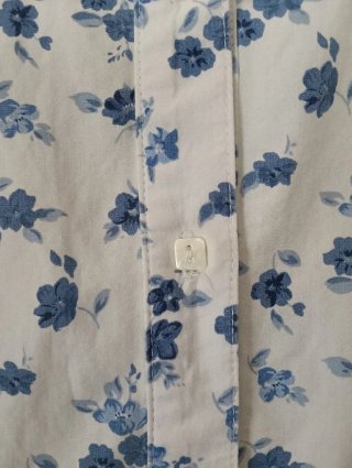 Camisa flores manga 3/4 de Logotipo.