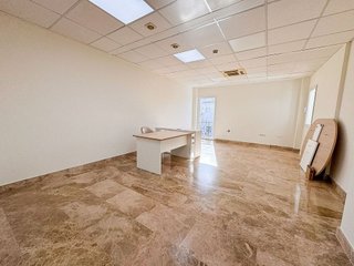 Oficina en alquiler en Los Naranjos - Las Brisas en Marbella