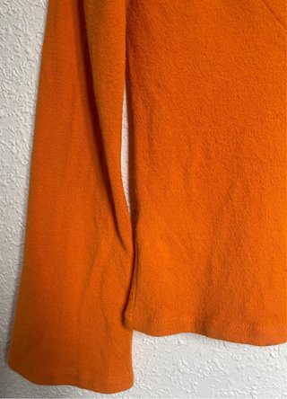 Jersey Bershka acampanado naranja
