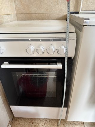 Cocina con horno New Pol