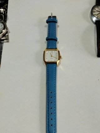 Reloj de cuarzo para mujer nuevo