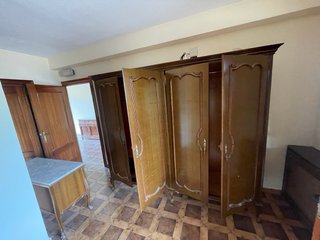 Armario doble de madera antiguo