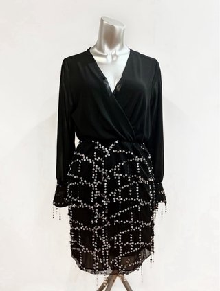 Vestido negro con detalles plateados
