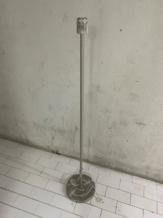 Pie de lámpara cromado metal
