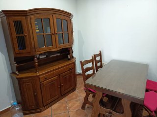 Mesa de cocina madera maciza y cristal con 4 silla