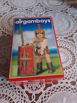 Caja de airgamboys con sus muñecos 40 todas