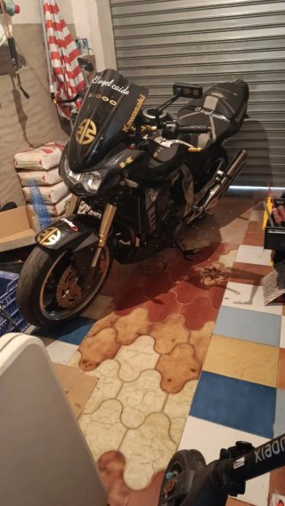 Kawasaki Z1000 Negra
