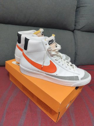 Nike Blazer Mid '77 Naranja Blanco